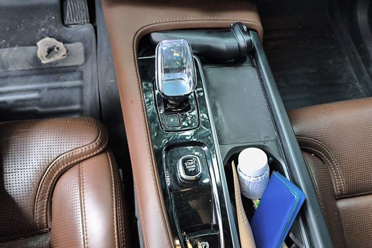 Used Volvo XC90 New Energy 2024 T8 Luxury Flagship 7-Seater Gear Lever