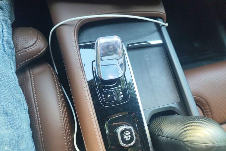 Used Volvo XC90 New Energy 2024 T8 Luxury Flagship 7-Seater Gear Lever