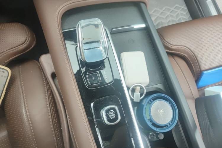 Used Volvo XC90 New Energy 2024 T8 Luxury Flagship 7-Seater Gear Lever