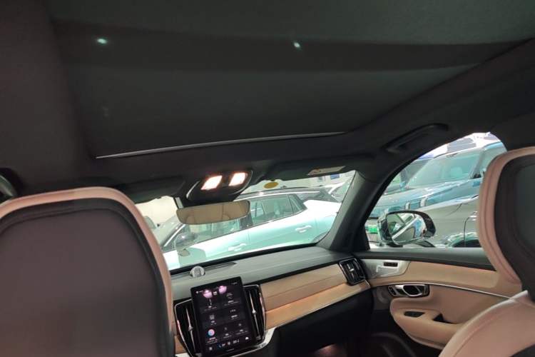 Used Volvo XC90 New Energy 2024 T8 Luxury Flagship 7-Seater Headliner