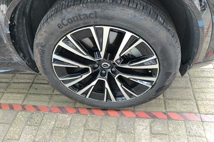 Used Volvo XC90 New Energy 2024 T8 Luxury Flagship 7-Seater Right Front Wheel Hub