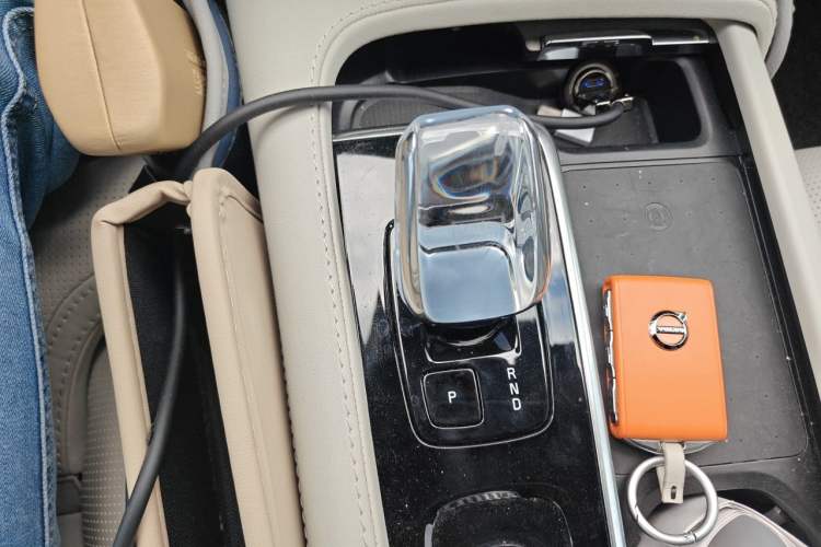 Used Volvo XC90 New Energy 2024 T8 Luxury Flagship 7-Seater Gear Lever
