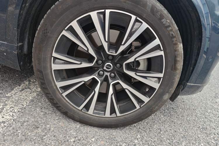 Used Volvo XC90 New Energy 2024 T8 Luxury Flagship 7-Seater Right Front Wheel Hub