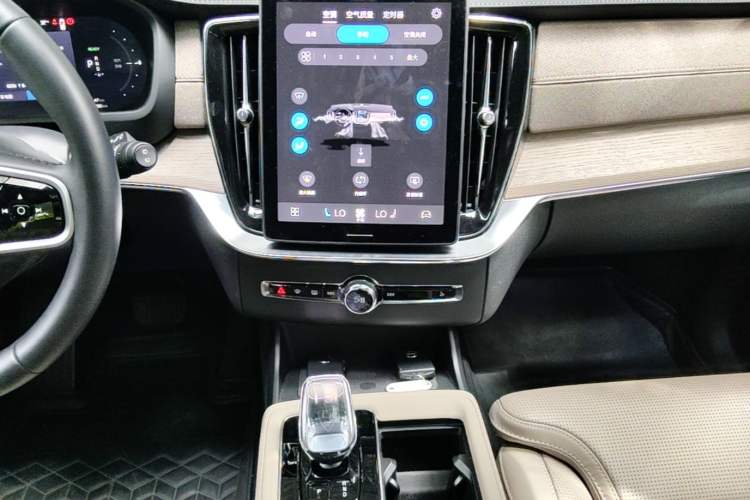 Used Volvo XC90 New Energy 2025 Facelifted T8 Luxury Flagship 7-Seater Audio And AC Panel