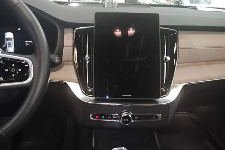 Used Volvo XC90 New Energy 2025 Facelifted T8 Luxury Flagship 7-Seater Audio And AC Panel
