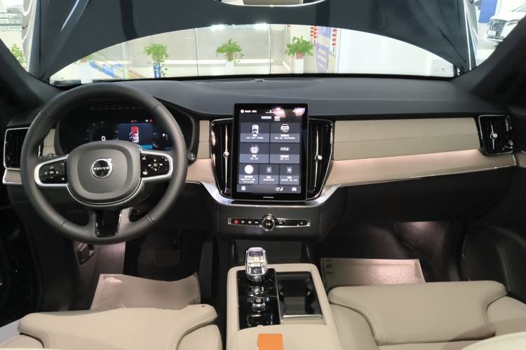 Used Volvo XC90 New Energy 2025 Facelifted T8 Smart Luxury 7-Seater Center Console