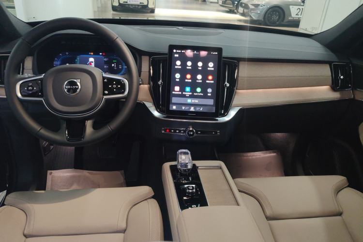 Used Volvo XC90 New Energy 2025 Facelifted T8 Smart Luxury 7-Seater Center Console