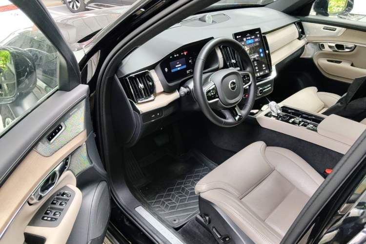 Used Volvo XC90 New Energy 2025 Facelifted T8 Luxury Flagship 7-Seater Driver Seat