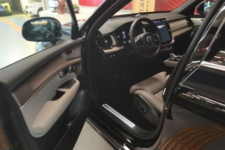 Used Volvo XC90 New Energy 2025 Facelifted T8 Luxury Flagship 7-Seater Driver Seat