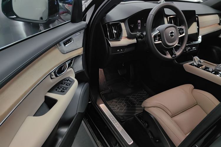 Used Volvo XC90 New Energy 2025 Facelifted T8 Luxury Flagship 7-Seater Driver Seat