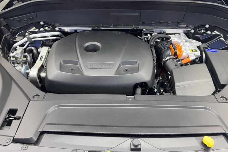 Used Volvo XC90 New Energy 2025 Facelifted T8 Luxury Flagship 7-Seater Engine Bay