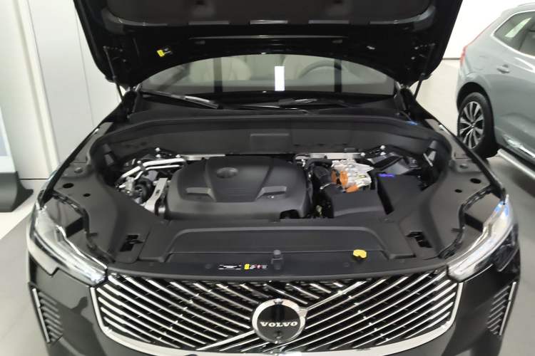 Used Volvo XC90 New Energy 2025 Facelifted T8 Smart Luxury 7-Seater Engine Bay