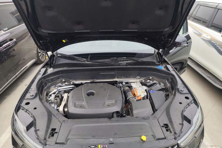 Used Volvo XC90 New Energy 2025 Facelifted T8 Luxury Flagship 7-Seater Engine Bay