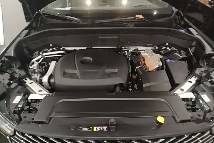 Used Volvo XC90 New Energy 2025 Facelifted T8 Luxury Flagship 7-Seater Engine Bay