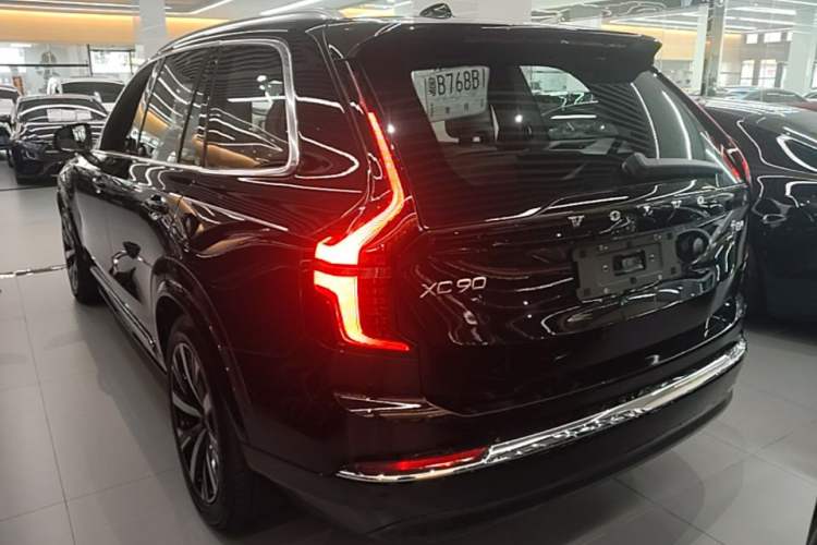 Used Volvo XC90 New Energy 2025 Facelifted T8 Luxury Flagship 7-Seater Exterior 2