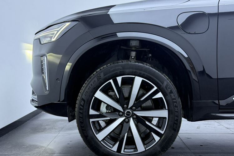 Used Volvo XC90 New Energy 2025 Facelifted T8 Luxury Flagship 7-Seater Exterior 3