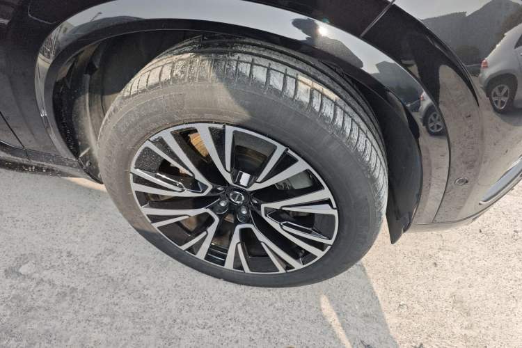 Used Volvo XC90 New Energy 2025 T8 Luxury Prestige 7-Seater Exterior 4
