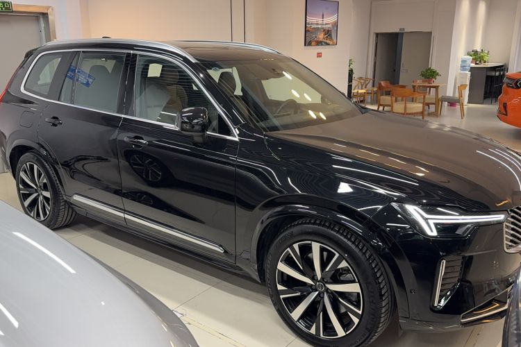 Used Volvo XC90 New Energy 2025 Facelifted T8 Luxury Flagship 7-Seater Exterior 4