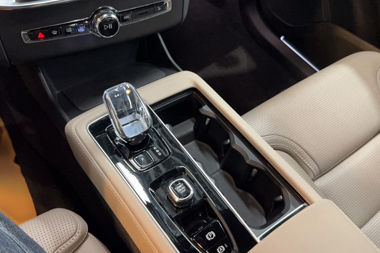 Used Volvo XC90 New Energy 2025 Facelifted T8 Luxury Flagship 7-Seater Gear Lever