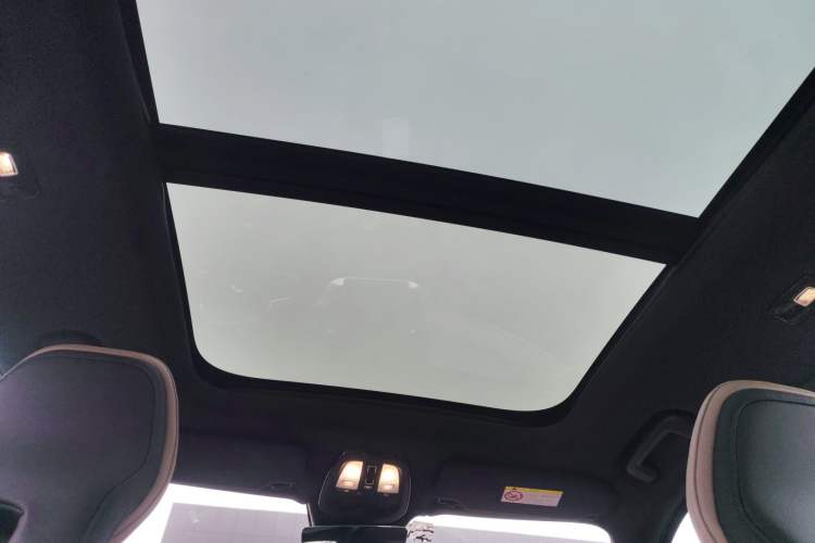 Used Volvo XC90 New Energy 2025 Facelifted T8 Luxury Flagship 7-Seater Headliner