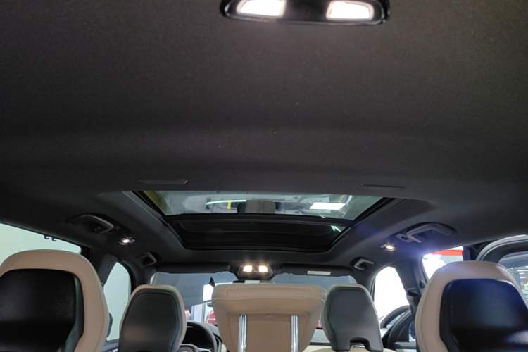 Used Volvo XC90 New Energy 2025 Facelifted T8 Luxury Flagship 7-Seater Headliner
