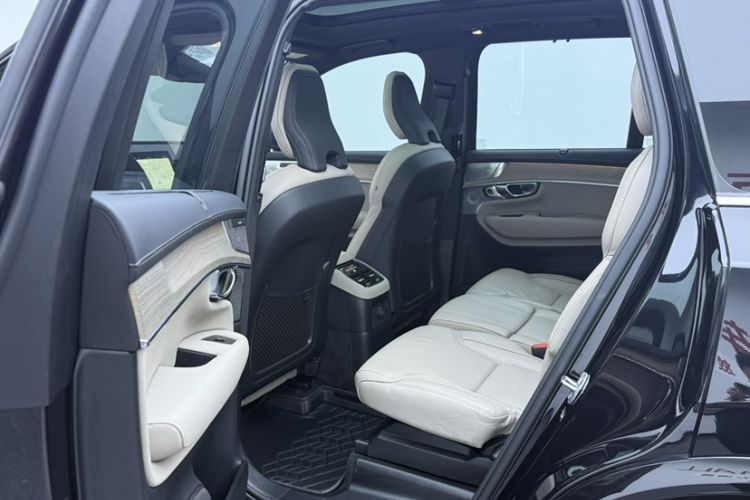 Used Volvo XC90 New Energy 2025 Facelifted T8 Luxury Flagship 7-Seater Interior 12