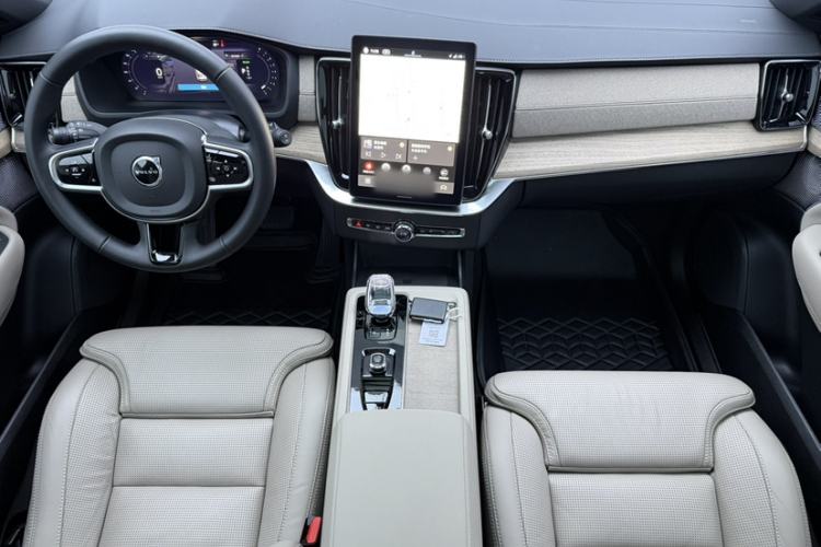 Used Volvo XC90 New Energy 2025 Facelifted T8 Luxury Flagship 7-Seater Interior 3