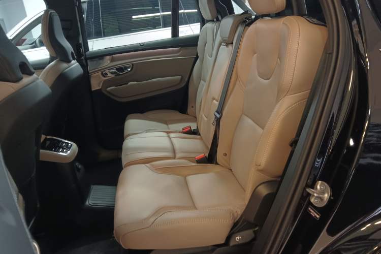 Used Volvo XC90 New Energy 2025 T8 Luxury Prestige 7-Seater Interior 4