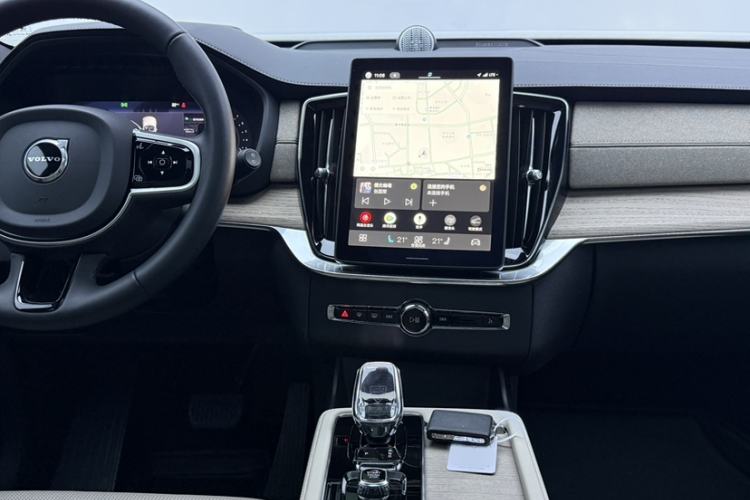Used Volvo XC90 New Energy 2025 Facelifted T8 Luxury Flagship 7-Seater Interior 7