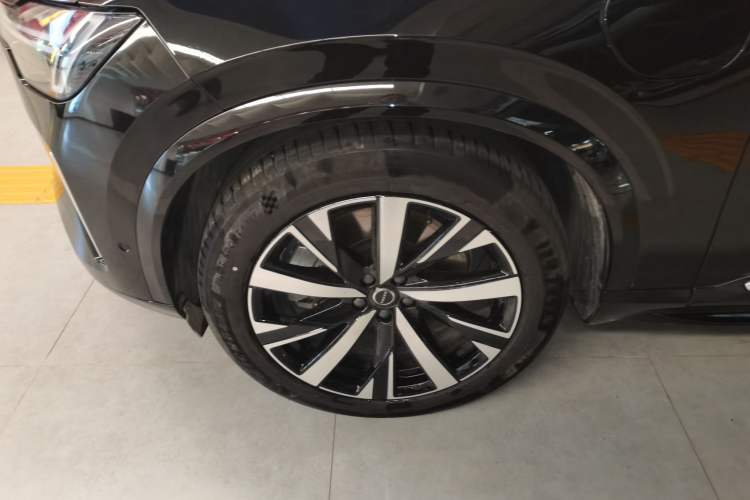 Used Volvo XC90 New Energy 2025 Facelifted T8 Luxury Flagship 7-Seater Left Front Wheel Hub