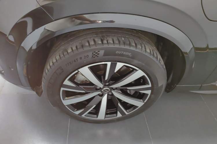 Used Volvo XC90 New Energy 2025 Facelifted T8 Luxury Flagship 7-Seater Left Front Wheel Hub