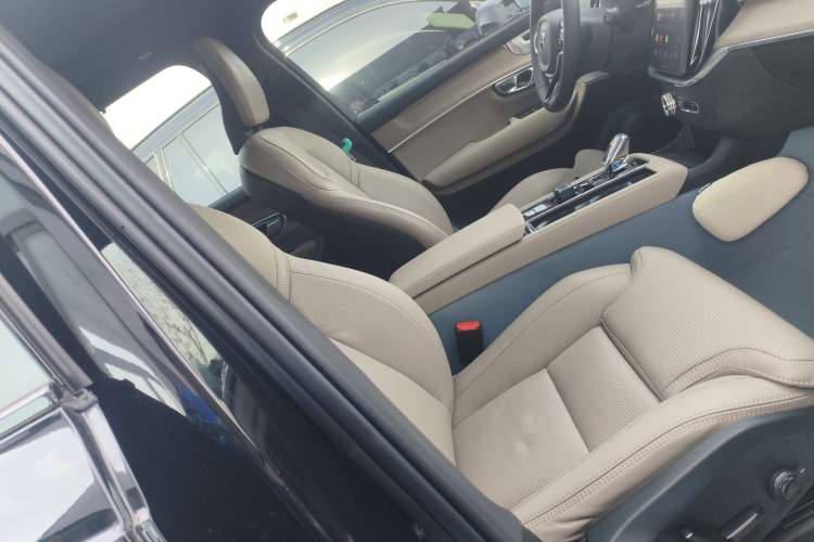 Used Volvo XC90 New Energy 2025 T8 Luxury Prestige 7-Seater Right Front Seat