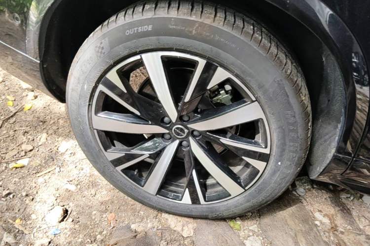 Used Volvo XC90 New Energy 2025 Facelifted T8 Luxury Flagship 7-Seater Right Rear Wheel Hub