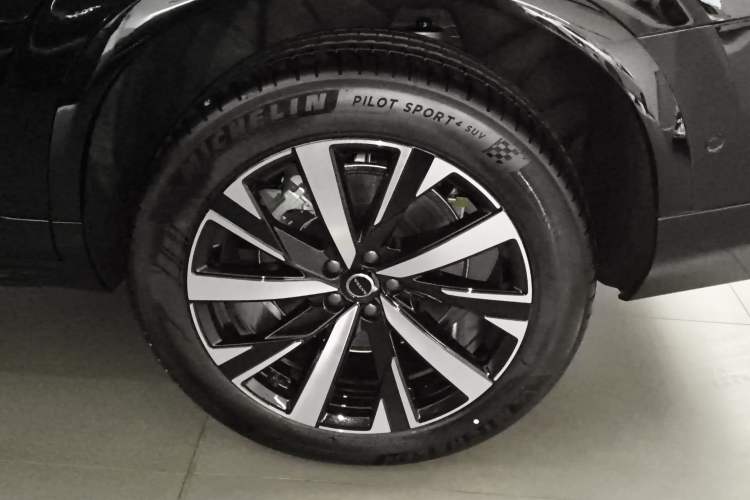 Used Volvo XC90 New Energy 2025 Facelifted T8 Smart Luxury 7-Seater Right Rear Wheel Hub