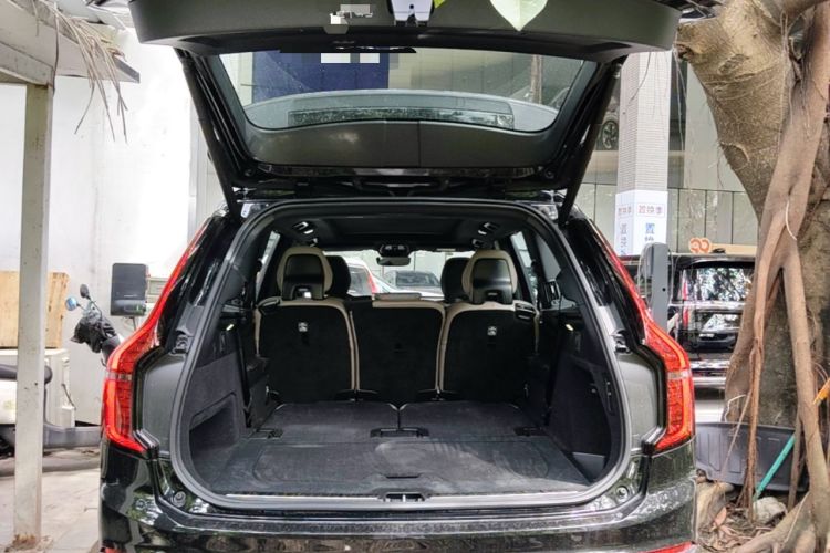 Used Volvo XC90 New Energy 2025 Facelifted T8 Luxury Flagship 7-Seater Trunk