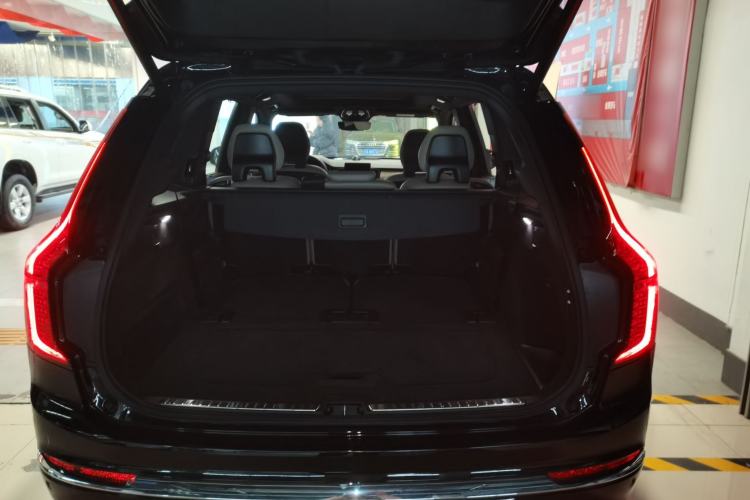 Used Volvo XC90 New Energy 2025 Facelifted T8 Luxury Flagship 7-Seater Trunk