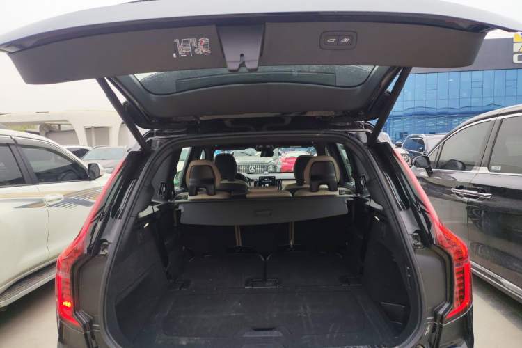 Used Volvo XC90 New Energy 2025 Facelifted T8 Luxury Flagship 7-Seater Trunk