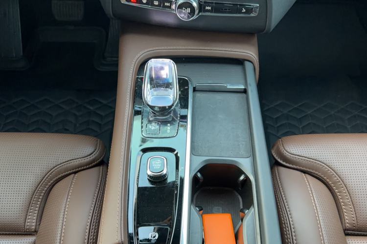 Used Volvo XC90 New Energy 2025 T8 Luxury Prestige 7-Seater Gear Lever