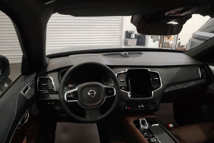 Used Volvo XC90 New Energy 2025 T8 Luxury Prestige 7-Seater Interior 2