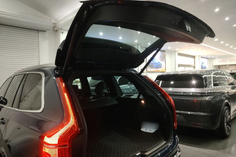 Used Volvo XC90 New Energy 2025 T8 Luxury Prestige 7-Seater Trunk