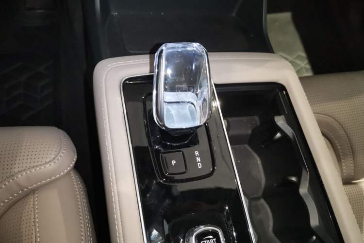 Used Volvo XC90 New Energy 2026 Model T8 Zhizun Luxury Edition 7-Seater Gear Lever