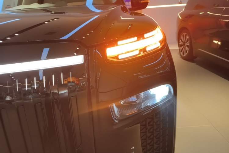 Used VOYAH Avatr Taishan X8 2026 Model Plug-in Hybrid ULTRA Left Front Headlight
