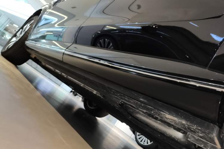 Used VOYAH Avatr Taishan X8 2026 Model Plug-in Hybrid ULTRA Left Side Sill