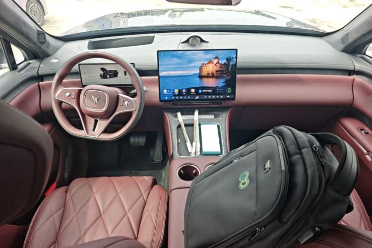 Used VOYAH Avatr Taishan X8 2026 Model Plug-in Hybrid ULTRA+ Center Console