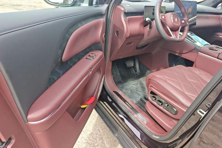 Used VOYAH Avatr Taishan X8 2026 Model Plug-in Hybrid ULTRA+ Driver Seat