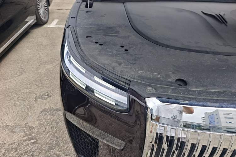 Used VOYAH Avatr Taishan X8 2026 Model Plug-in Hybrid ULTRA+ Engine Bay Right
