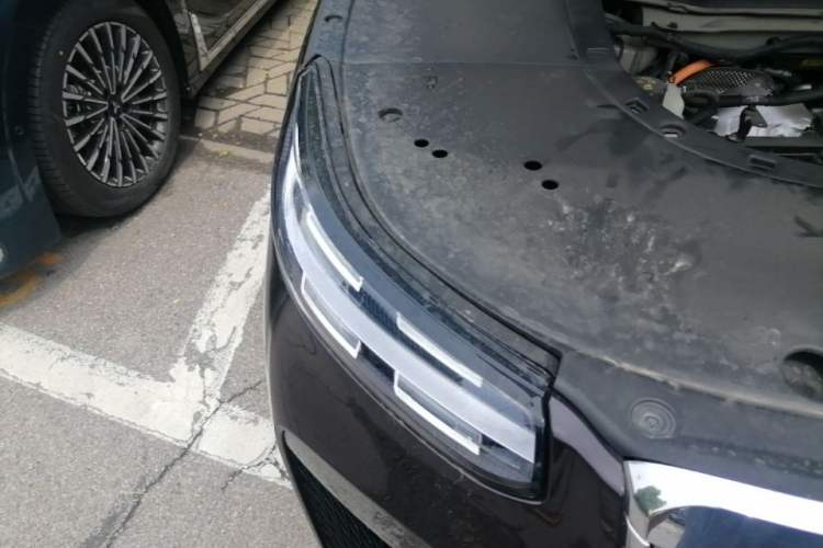 Used VOYAH Avatr Taishan X8 2026 Model Plug-in Hybrid ULTRA Right Front Headlight