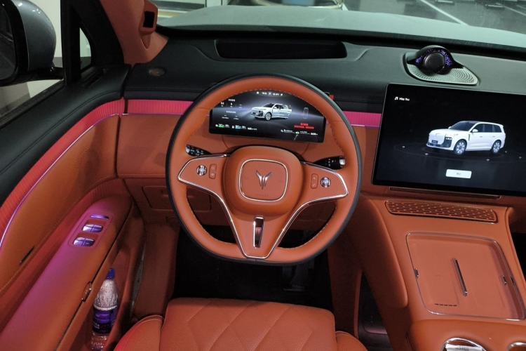 Used VOYAH Avatr Taishan X8 2026 Model Plug-in Hybrid ULTRA+ Steering Wheel