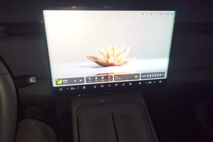 Used VOYAH COURAGE 2024 Long-Range Smart Edition Audio And AC Panel