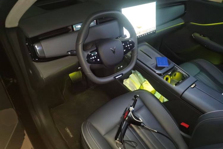 Used VOYAH COURAGE 2024 Long-Range Smart Edition Center Console